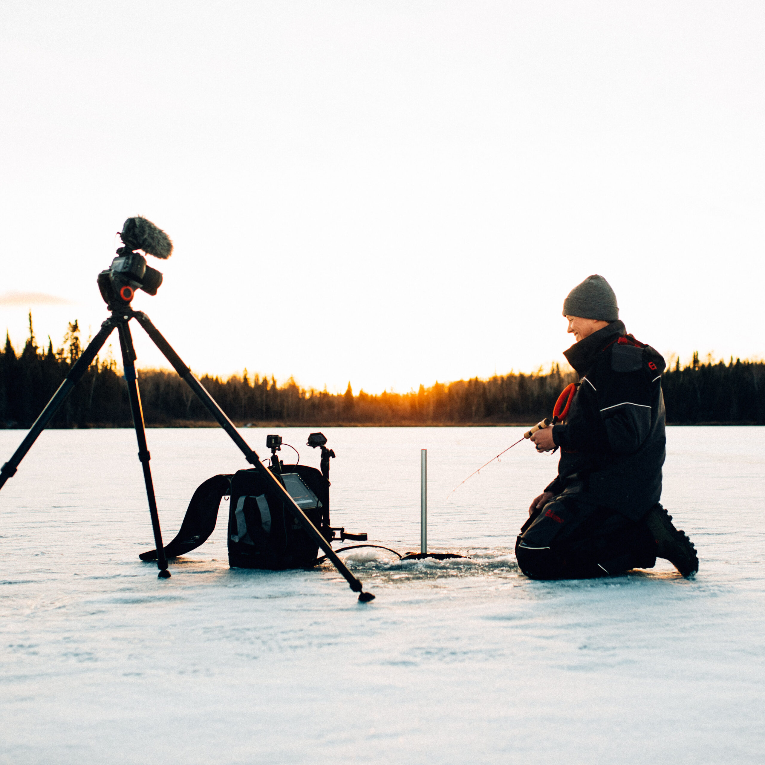 Building the ULTIMATE Ice fishing electronics setup! (Garmin Livescope